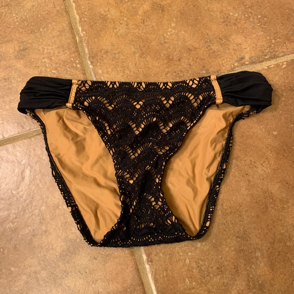 Betsey Johnson swim bottom